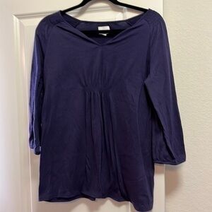 A Glow Maternity Women’s purple top, size medium 25 inches length Preloved